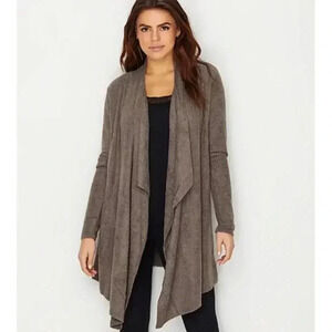 BAREFOOT DREAMS Bamboo Calypso Wrap
Cardigan #436 in Cocoa